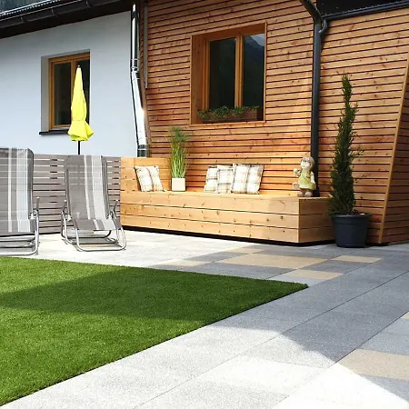 Modern Right On The Ski Slope Lejlighed